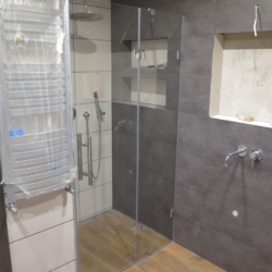 Szklane drzwi do prysznica