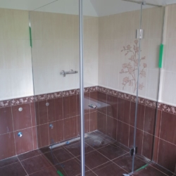 Szklane drzwi do prysznica