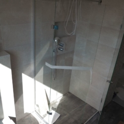 Szklane drzwi do prysznica