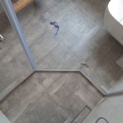 Szklane drzwi do prysznica