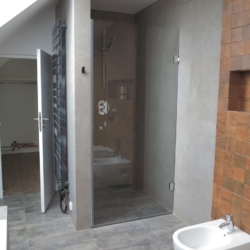 Szklane drzwi do prysznica